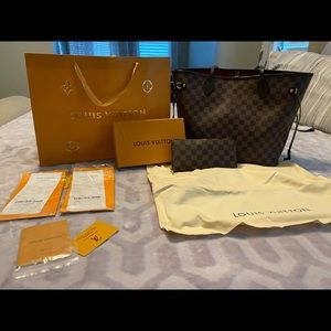 Louis Vuitton never full purse & matching wallet
